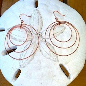 Super lightweight minimalist rose gold earring